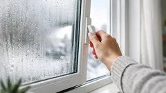 How to stop window condensation in winter with smart ventilation habits
