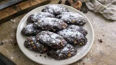 Pan dei Morti: chewy Italian cocoa cookies packed with nuts, figs, and raisins